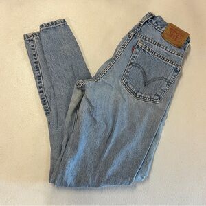 Vintage Levi's Classic Women’s Mom Jeans Blue Denim Jeans - Size 8